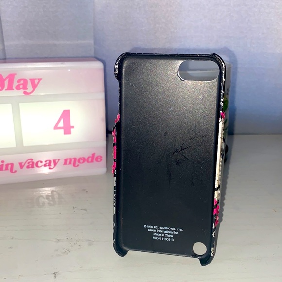 Ipod 5th generation hello kitty case 💕 - Picture 2 of 2